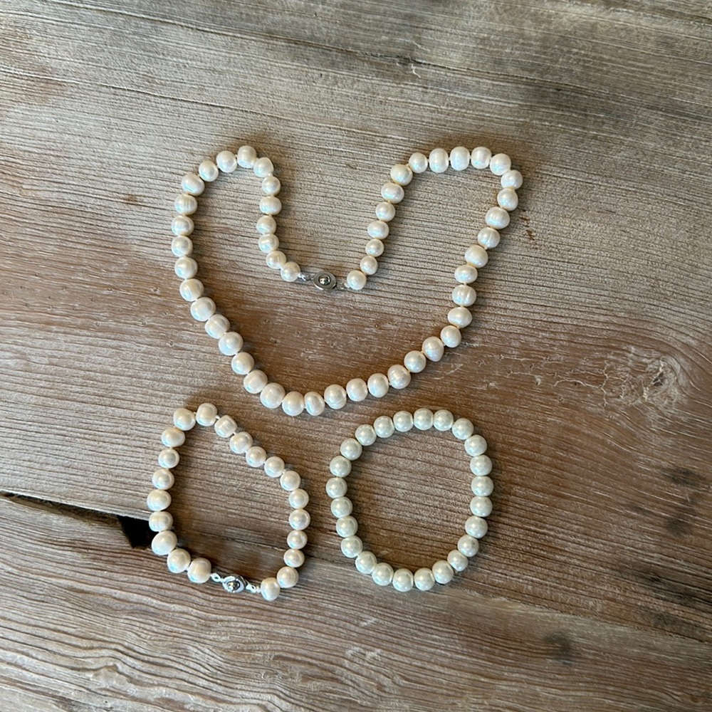 Costume jewelry pearl necklace and bracelets
